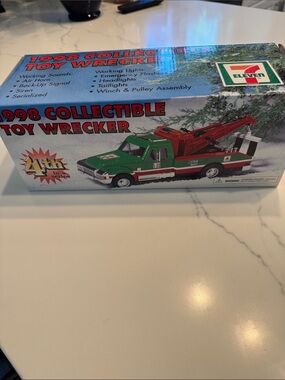 Vintage 1998 Collectible Toy Wrecker Truck - Green & Red